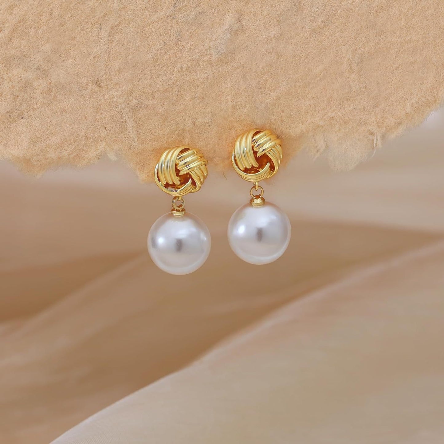 Sweet Twist Pearl Stud Earrings