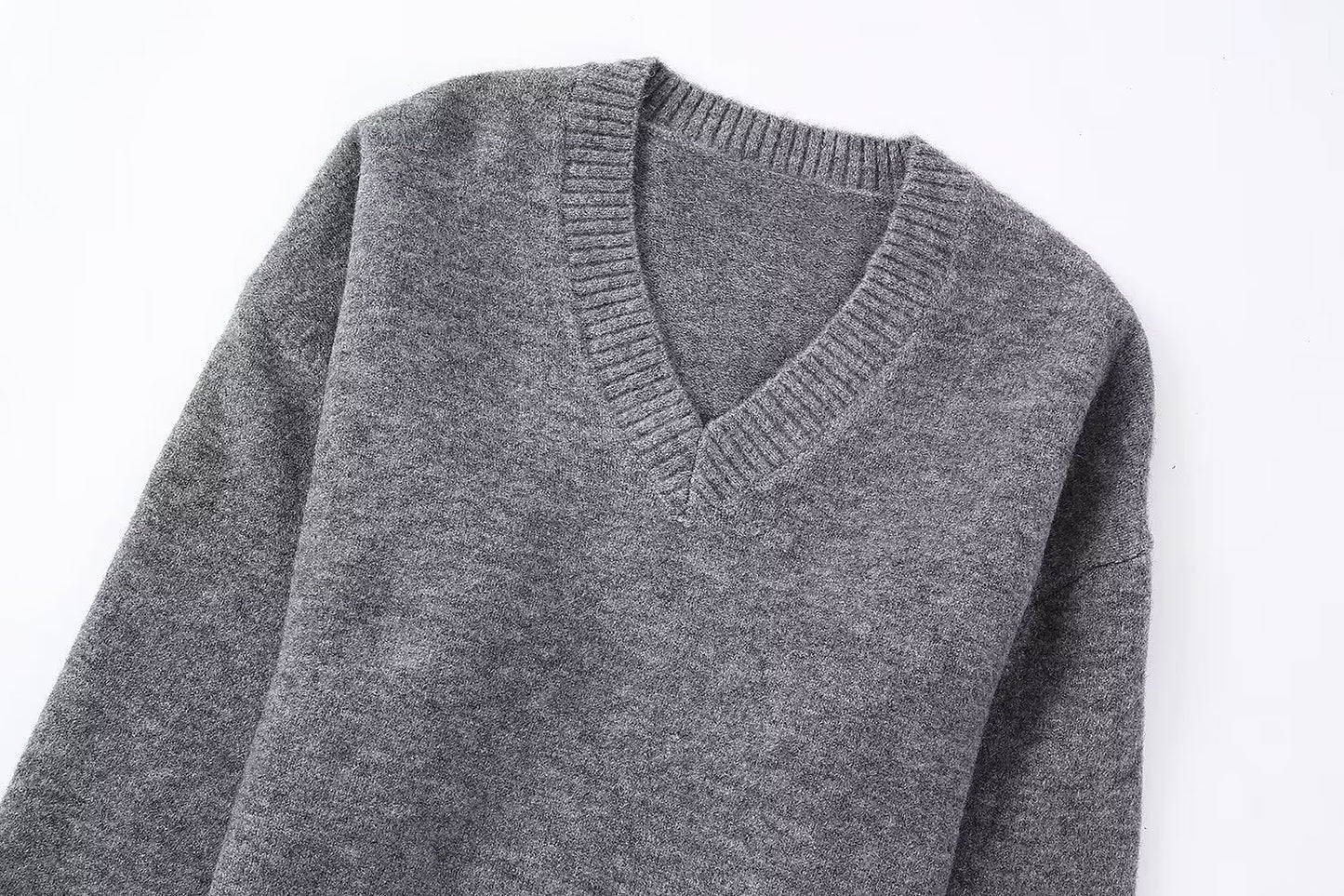 V-neck Soft Long-sleeved Sweater